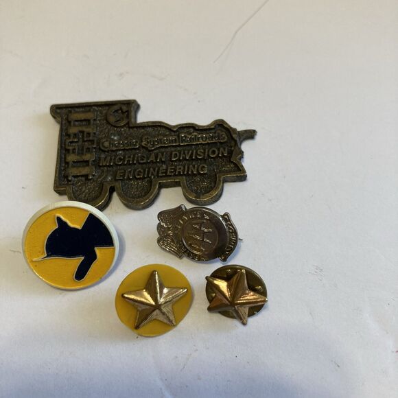 Mixed Lot Vintage Railroad Pins Chessie System Michigan Division - Picture 5 of 5